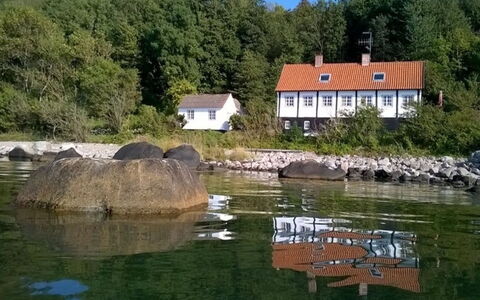 Asgot - 15M from the Sea: Blue, Cottage, House, Home, Farmhouse, Estate, Siding