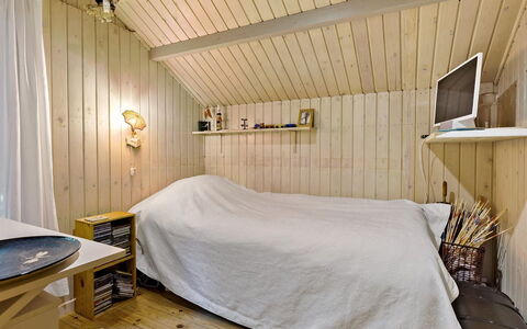 Iskra - 900M from the Sea: Wall, Wood, Flooring, Interior Design, Floor, Bedroom, Ceiling, Furniture, Bed, Lighting