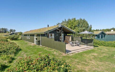 Elsabet - 750M from the Sea: Roof, Home, Door, Cottage, Shade, Siding, Yard, Estate, Backyard
