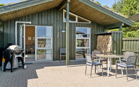 Elsabet - 750M from the Sea: Roof, Home, Door, Cottage, Shade, Siding, Yard, Estate, Backyard