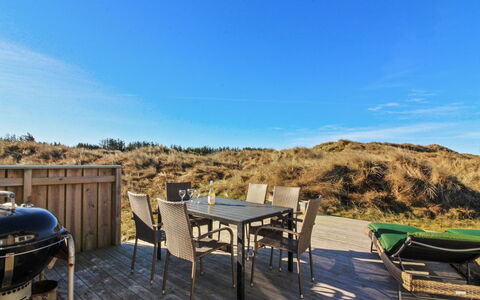 Falka - 800M from the Sea: Plant Community, Sunlight, Herbaceous Plant, Garden, Plantation, Agriculture, Farm