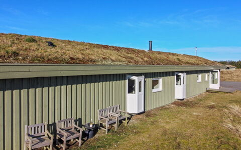 Falka - 800M from the Sea: Plant Community, Sunlight, Herbaceous Plant, Garden, Plantation, Agriculture, Farm