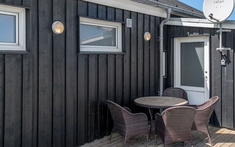 Gynther - 150M from the Sea: Roof, Land Lot, Cottage, Home, Rural Area, Shed, Siding, Garden Buildings, Log Cabin, Hut