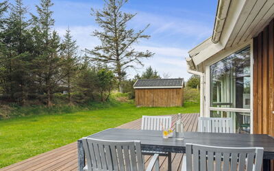 Aleta - 500M from the Sea