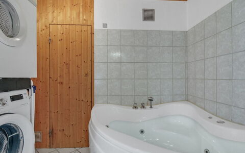 Hellin - 300M from the Sea: Flooring, Interior Design, Floor, Plumbing Fixture, Ceiling, Bathtub, Bathroom, Room, Plumbing, Lighting