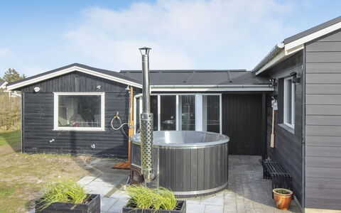 Jespar - 300M from the Sea: House, Home, Door, Roof, Cottage, Estate, Garden, Shade, Siding, Yard