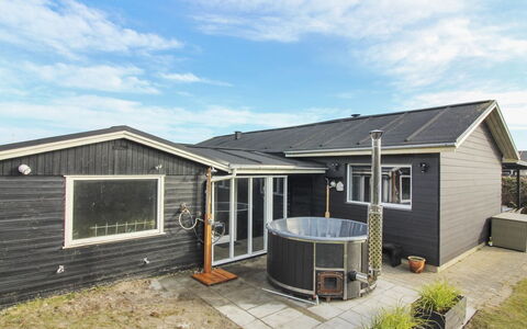 Jespar - 300M from the Sea: House, Home, Door, Roof, Cottage, Estate, Garden, Shade, Siding, Yard