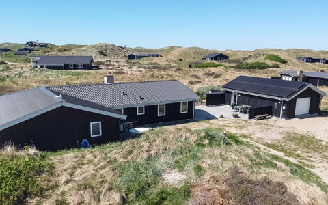 Mano - 200M from the Sea: Blue, Cottage, House, Home, Farmhouse, Estate, Siding