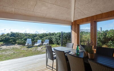 Mano - 200M from the Sea