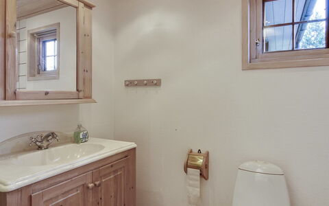 Jo - 1.2Km from the Sea: Plumbing Fixture, Wood, Bathroom, Bathroom Sink, Flooring, Interior Design, Sink, Floor, Bathroom Cabinet, Tap