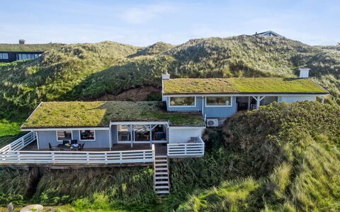Trude - 250M from the Sea: Shrub, Urban Design, Groundcover, Brick, Apartment, Estate, Brickwork, Balcony, Landscaping