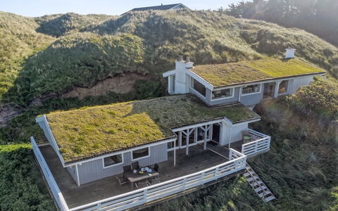 Trude - 250M from the Sea: Shrub, Urban Design, Groundcover, Brick, Apartment, Estate, Brickwork, Balcony, Landscaping