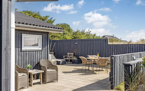 Ingemar - 100M from the Sea: Wood, Composite Material, Deck, Shade, Hardwood, Outdoor Furniture, Plank, Yard, Porch, Siding