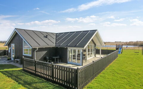 Mirkka - 1.5Km from the Sea: Cottage, Garden, Siding, Garden Buildings, Shade, Yard, Backyard, Lawn, Farmhouse, Landscaping