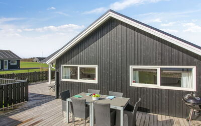 Mirkka - 1.5Km from the Sea