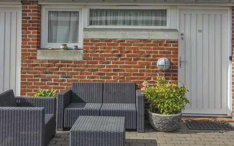 Skarp - 500M from the Sea: House, Home, Door, Roof, Cottage, Estate, Garden, Shade, Siding, Yard