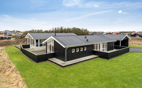 Eileen - 300M from the Sea: Wood, House, Cottage, Home, Roof, Rural Area, Siding, Log Cabin, Garden Buildings, Hardwood