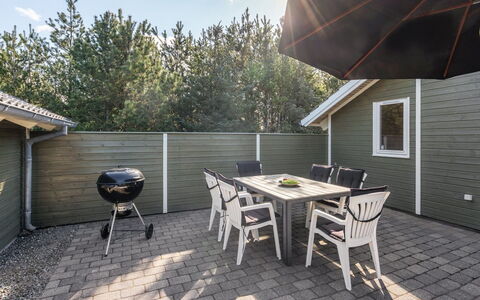 Saana - 700M from the Sea: Home, Roof, House, Door, Cottage, Shade, Garden, Groundcover, Porch, Yard