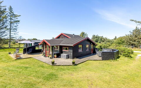 Gullborg - 800M from the Sea: Grass, Grassland, Land Lot, Cottage, Rural Area, Meadow, Garden Buildings, Garden, Shed