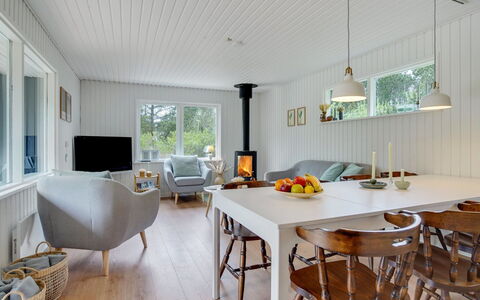 Ylva - 650M from the Sea: Wood, Home, Porch, Deck, Hardwood, Roof, Wood Stain, Wood Flooring, Eco Hotel