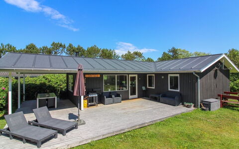 Ylva - 650M from the Sea: Wood, Home, Porch, Deck, Hardwood, Roof, Wood Stain, Wood Flooring, Eco Hotel
