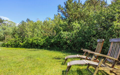 Ylva - 650M from the Sea: Wood, Home, Porch, Deck, Hardwood, Roof, Wood Stain, Wood Flooring, Eco Hotel