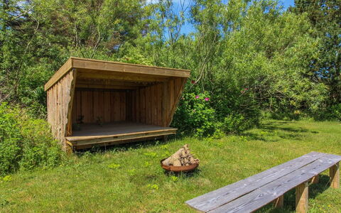 Ylva - 650M from the Sea: Wood, Home, Porch, Deck, Hardwood, Roof, Wood Stain, Wood Flooring, Eco Hotel