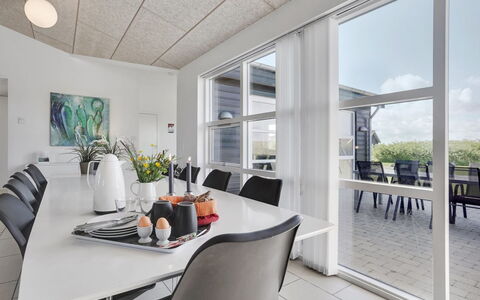 Vitori - 800M from the Sea: Grass, Grassland, Land Lot, Cottage, Rural Area, Meadow, Garden Buildings, Garden, Shed