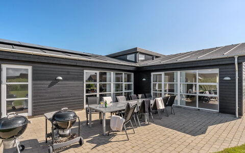 Vitori - 800M from the Sea: Grass, Grassland, Land Lot, Cottage, Rural Area, Meadow, Garden Buildings, Garden, Shed