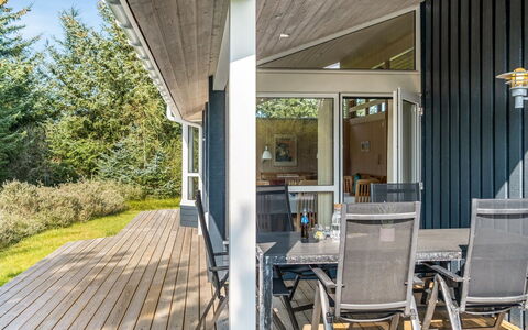 Terho - 1Km from the Sea: Home, Roof, House, Door, Cottage, Shade, Garden, Groundcover, Porch, Yard