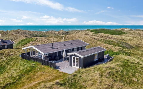 Gojko - 140M from the Sea: Wood, House, Cottage, Home, Roof, Rural Area, Siding, Log Cabin, Garden Buildings, Hardwood