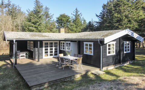 Olin - 600M from the Sea: House, Home, Door, Roof, Cottage, Estate, Garden, Shade, Siding, Yard