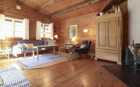 Olin - 600M from the Sea: House, Home, Door, Roof, Cottage, Estate, Garden, Shade, Siding, Yard