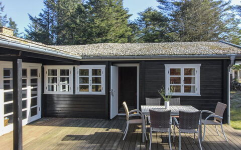 Olin - 600M from the Sea: House, Home, Door, Roof, Cottage, Estate, Garden, Shade, Siding, Yard