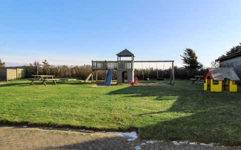 Cariba - 150M from the Sea: Vegetation, Shrub, Spring, Cottage, Garden, Shade, Backyard, Yard, Chair