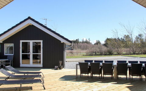 Steen - 800M from the Sea: Building, House, Window, Home, Roof, Residential Area, Shrub, Cottage, Land Lot
