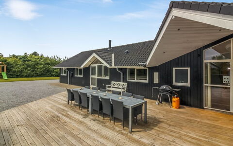 Steen - 800M from the Sea: Building, House, Window, Home, Roof, Residential Area, Shrub, Cottage, Land Lot