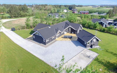 Steen - 800M from the Sea