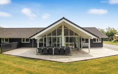 Steen - 800M from the Sea