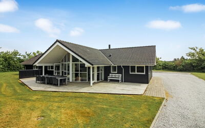 Steen - 800M from the Sea