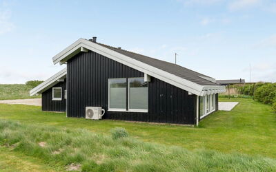 Hilkka - 500M from the Sea