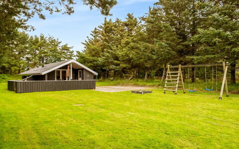 Gerlinde - 600M from the Sea: Grass, Grassland, Land Lot, Cottage, Rural Area, Meadow, Garden Buildings, Garden, Shed