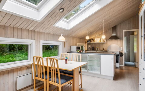 Gerlinde - 600M from the Sea: Grass, Grassland, Land Lot, Cottage, Rural Area, Meadow, Garden Buildings, Garden, Shed