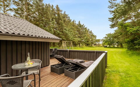 Gerlinde - 600M from the Sea: Grass, Grassland, Land Lot, Cottage, Rural Area, Meadow, Garden Buildings, Garden, Shed