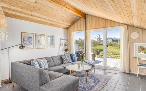 Doritea - 50M from the Sea: Wood, Home, Cottage, Hardwood, Wood Stain, Wood Flooring, Living Room, Plank, Lumber