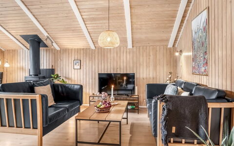 Seda - 600M from the Sea: Wood, Furniture, Flooring, Interior Design, Wood Flooring, Floor, Living Room, Couch, Hardwood, Home