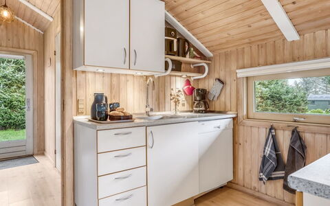 Seda - 600M from the Sea: Wood, Kitchen, Plumbing Fixture, Major Appliance, Sink, Wood Stain, Plumbing, Tap, Countertop, Kitchen Appliance