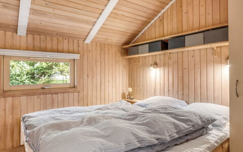 Seda - 600M from the Sea: Wood, Bedroom, Bed, Ceiling, Interior Design, Floor, Bedding, Bed Sheet, Furniture, Room