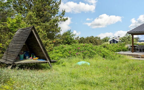 Harthagunni - 375M from the Sea: Grass, Grassland, Land Lot, Rural Area, Meadow, Hut, Shed, Garden