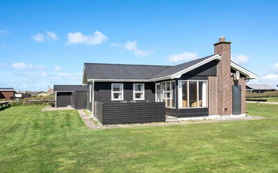 Evely - 300M from the Sea